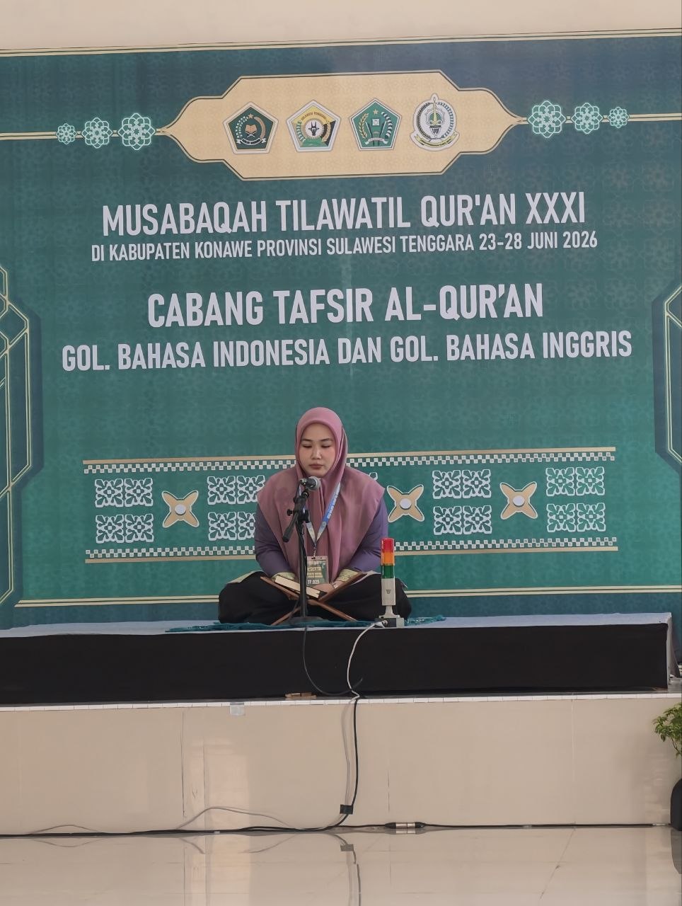 Persaingan Sengit di MTQ XXXI SULTRA : Kafilah Cabang Tafsir Al-Qur'an Gol. Bahasa Indonesia dan Inggris Unjuk Gigi di Hari Kedua